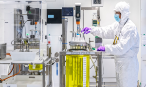 Sanofi và GSK xin cấp phép đối với vaccine COVID-19