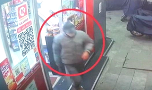 Truy tìm kẻ dùng dao đe dọa nhân viên cửa hàng Circle K