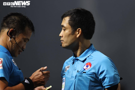 HLV Chu Đình Nghiêm: Trọng tài sai lầm khi 'bẻ còi', huỷ bàn thắng của Hải Phòng