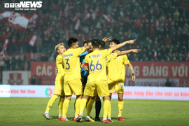 'Bẻ còi' hủy bàn thắng của CLB Hải Phòng: Trọng tài xử lý dở