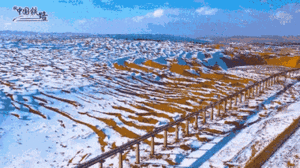 Video: Đẹp mê hồn cảnh tuyết phủ trên sa mạc ở Trung Quốc