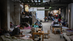 Video: Cuộc sống của người dân Ukraine trong hầm trú ẩn