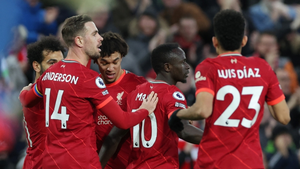 Đánh bại West Ham, Liverpool phả hơi nóng vào gáy Man City