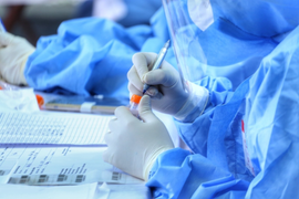 Bộ Y tế: Chưa nên coi dịch COVID-19 là 'bệnh lưu hành'