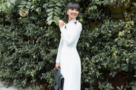 Vẻ đẹp khác lạ của Hoa hậu H'Hen Niê trong tà áo dài trắng