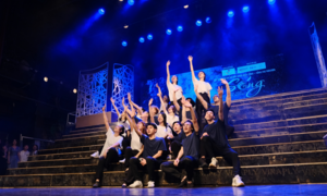 Con trai nhà thơ Xuân Quỳnh bật khóc khi xem nhạc kịch 'Sóng'