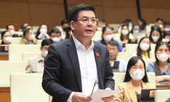 Chất vấn Bộ trưởng Công Thương về giá xăng dầu tại phiên họp của UBTV Quốc hội