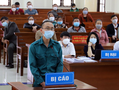 Cán bộ ngân hàng nâng khống tiền vay của khách, chiếm đoạt 30,6 tỉ đồng