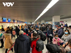 Chuyến bay thứ 2 từ Ba Lan đưa gần 300 người Việt sơ tán khỏi Ukraine về nước