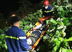 Cứu thiếu niên rớt xuống vực sâu 15 mét tại bán đảo Sơn Trà, Đà Nẵng