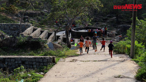 Video: Khám phá hồ nước nóng Đạ Long nổi tiếng ở Lâm Đồng