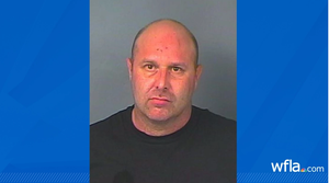 Bị bắt vì gọi cảnh sát tới nhà kiểm tra hộ chất lượng ma túy