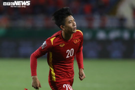 Tuyển Việt Nam mất thêm Phan Văn Đức trước trận gặp Oman, Nhật Bản