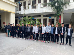 Tạm giữ hai nhóm thanh niên mang giáo nhọn diễu phố, sẵn sàng hỗn chiến