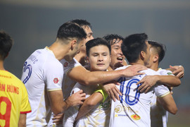 Quang Hải tỏa sáng, Hà Nội FC vượt ải Thanh Hóa