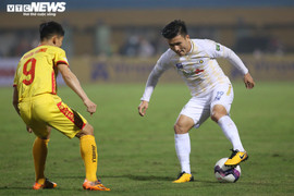 HLV Petrovic: Quang Hải thừa cân, khó đá ở châu Âu ngay