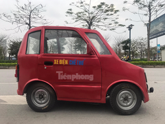 Người đàn ông hơn 70 tuổi tự chế ô tô điện