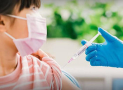 Việt Nam đang nghiên cứu tiêm mũi 4 vaccine COVID-19