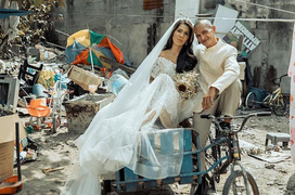 Cặp đôi chụp ảnh cưới tại bãi phế liệu gây xúc động bởi câu chuyện phía sau