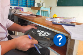 Tìm ra bí mật dưới hộc bàn nam sinh, cô giáo sững sờ 'chưa thấy vụ nào như này’