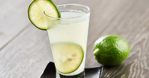 Những ai không nên uống nước chanh?