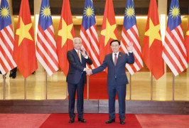 Chủ tịch Quốc hội Vương Đình Huệ tiếp Thủ tướng Malaysia