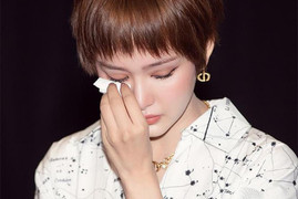 Từng tuyên bố 'càng bị chửi càng ra nhạc', liệu Hiền Hồ còn cơ hội tái xuất?