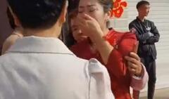 Chuyện thật như phim: Mẹ chú rể bật khóc khi phát hiện con dâu lại là con ruột