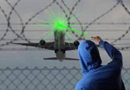 Máy bay hạ cánh xuống sân bay Chu Lai bị chiếu đèn laser