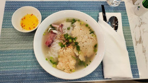 Đồ ăn nóng phong vị 3 miền: 'Đặc sản' của Phòng chờ Thương gia Bamboo Airways