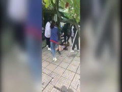 Video: Học sinh bị đánh hội đồng, nhà trường nói gì?