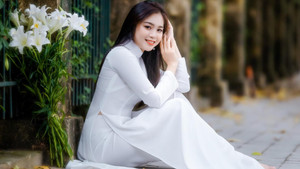 Ảnh: Hoa loa kèn khoe sắc khắp phố phường Hà Nội