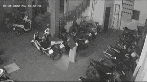 Video: Hiện trường nữ nghi phạm phóng hoả đốt nhà trọ khiến 6 người thương vong