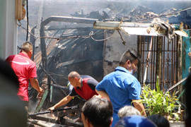 Nam thanh niên mua 18 lít dầu đốt nhà bạn gái ở TP.HCM