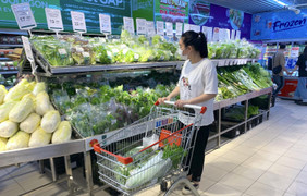 Lập hội săn sale để tiết kiệm tiền thời 'bão giá'