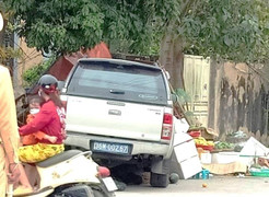 Khởi tố vụ tài xế xe biển xanh lao lên vỉa hè tông chết 2 người