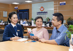 Người cao tuổi, cơ quan bảo hiểm, ngân hàng cùng thúc đẩy xã hội không tiền mặt