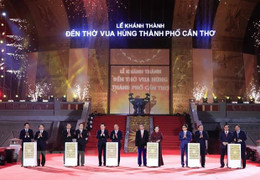 Chủ tịch nước dự lễ khánh thành Đền thờ Vua Hùng tại thành phố Cần Thơ