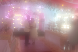 Dở khóc dở cười bộ ảnh cưới 'chìm trong sương khói mờ nhân ảnh’ gây bão MXH