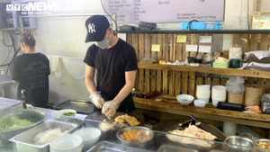 Quán phở tự tráng của người H'mông nức tiếng giữa Hà Nội, bán vài trăm bát/ngày