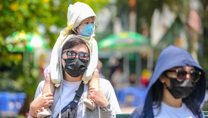 Ảnh: Giỗ Tổ Hùng Vương, hàng nghìn người đổ về công viên Thủ Lệ ngày đầu nghỉ lễ