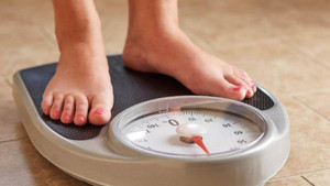 Lý do càng có tuổi càng tăng cân khó kiểm soát, mách bạn cách giữ dáng khoa học