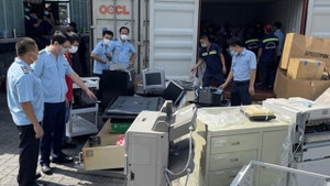 Buôn lậu 1.282 container máy móc cũ: Khởi tố thêm 11 bị can