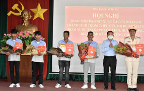 Bà Rịa-Vũng Tàu khen thưởng Đại úy Thái Ngô Hiếu và 5 cá nhân dũng cảm cứu người