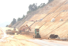 Bộ GTVT thúc tiến độ đưa cao tốc La Sơn - Túy Loan vào khai thác 