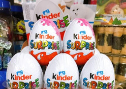 Bộ Công Thương khuyến cáo không dùng kẹo trứng socola Kinder nghi nhiễm khuẩn