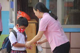 Trường mầm non mở cửa, cô giáo một đi không trở lại