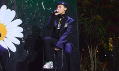 Điều gì giúp G-Dragon trở thành biểu tượng thời trang độc nhất vô nhị ở Kpop?
