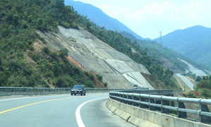 Đưa cao tốc La Sơn-Túy Loan vào khai thác từ ngày 16/4