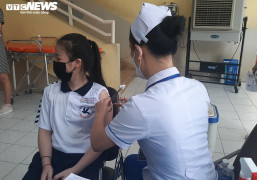 Ảnh: Ngày đầu TP.HCM tiêm vaccine phòng COVID-19 cho trẻ 5-12 tuổi